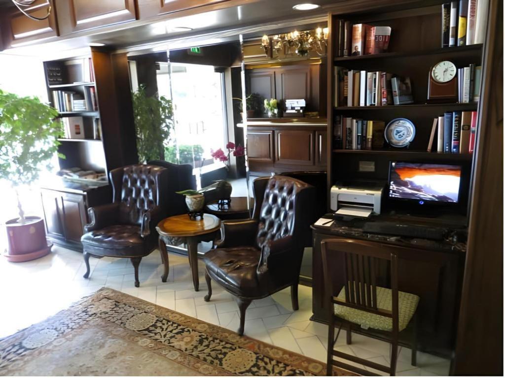 לוס אנג'לס Hilgard House Westwood Village מראה חיצוני תמונה